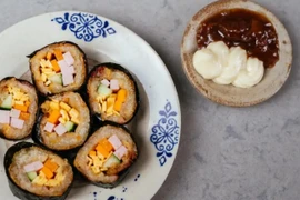 Biến tấu bánh chưng thành kimbap thơm ngon, dễ làm tại nhà