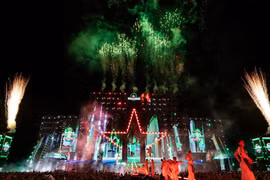 Trải nghiệm Tết Dương lịch 2026 tại Hà Nội với pháo hoa và lễ hội rực rỡ