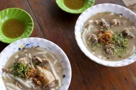 Món đặc sản ‘nhìn như cháo lòng’ khiến du khách mê mẩn khi đến Vĩnh Long