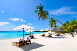 Những cú "bẻ cua" vào phút chót của tour du lịch biển giá rẻ