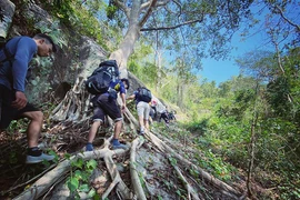 Tạm dừng mọi hoạt động leo núi ở Núi Bà Đen, du khách lưu ý