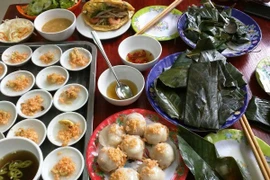 Food tour mùa thu ở Huế ăn gì cho trọn vẹn tinh hoa ẩm thực?