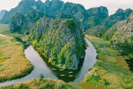 Đầm Vân Long "vịnh không sóng" bình yên giữa lòng Ninh Bình