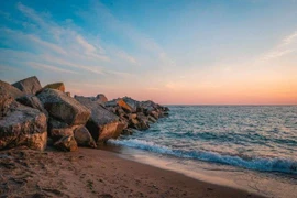 Biển Hoành Sơn “nàng thơ” e ấp dưới chân Đèo Ngang