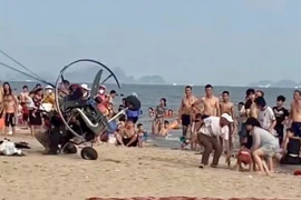 Phạt công ty tổ chức dù lượn gây sự cố tại Hạ Long