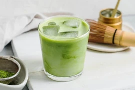 Giới trẻ mê matcha, uống sai cách có thể hại sức khỏe