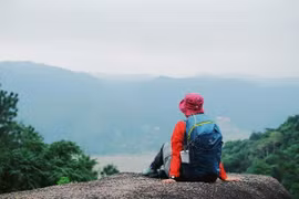 Trekking Núi Đá Bia chinh phục tảng đá khổng lồ giữa trời Đắk Lắk