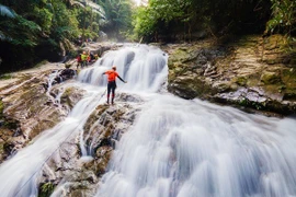 Vẻ đẹp bí ẩn của thác Tóc Tiên giữa rừng Trường Sơn