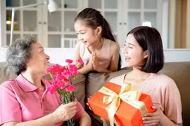 Xúc động những món quà tặng mẹ ngày 20/10
