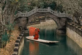 Theo thông tin từ các tài liệu du lịch địa phương, Thung Ui thuộc khu vực xã Gia Sinh (huyện Gia Viễn cũ), nằm trong Quần thể danh thắng Tràng An – Di sản Văn hóa và Thiên nhiên thế giới được UNESCO công nhận. Ảnh Tuan Anhi