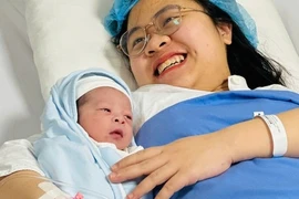 Bé trai chào đời rạng sáng mùng 1 Tết Bính Ngọ