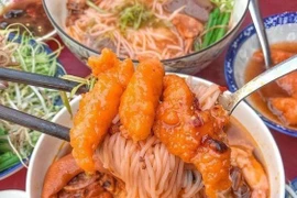 Đi miền Tây, nhất định phải thử 3 món bún đặc sản tên lạ mà ngon khó quên