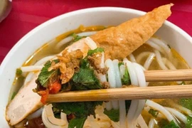 Mỗi quán bún đũa có cách nêm nếm riêng, nhưng hầu hết đều giữ được tinh thần đặc trưng: “trong chua có ngọt”, mang nét gia truyền đặc biệt. Chính sự giản dị nhưng tinh tế này khiến bún đũa trở thành món ăn dễ ghi dấu trong ký ức của bất cứ ai đã từng thưởng thức. Ảnh phunuvietnam