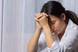 Lấy chồng giàu, tôi nhận ra hào quang chỉ là lớp mặt nạ