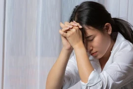 Lấy chồng giàu, tôi nhận ra hào quang chỉ là lớp mặt nạ