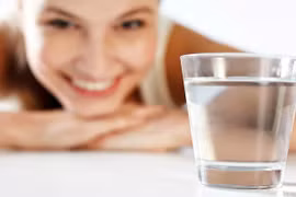 Uống một ly nước này trước khi ngủ, vòng eo nhẹ nhõm hơn mỗi sáng