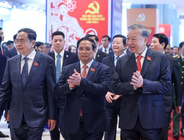 Tổng Bí thư Tô Lâm và các đồng chí lãnh đạo đến dự Đại hội Đảng bộ Chính phủ lần thứ I, nhiệm kỳ 2025-2030 - Ảnh: VGP/Nhật Bắc Tổng Bí thư Tô Lâm và các đồng chí lãnh đạo đến dự Đại hội Đảng bộ Chính phủ lần thứ I, nhiệm kỳ 2025-2030 - Ảnh: VGP/Nhật Bắc