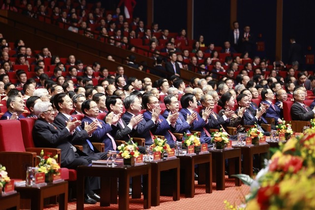 Các đồng chí Lãnh đạo, nguyên Lãnh đạo Đảng, Nhà nước dự Đại hội - Ảnh: VGP/Nhật Bắc Các đồng chí Lãnh đạo, nguyên Lãnh đạo Đảng, Nhà nước dự Đại hội - Ảnh: VGP/Nhật Bắc