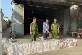 Bắt quả tang đối tượng vận chuyển gần 4.000 bao thuốc lá lậu