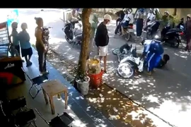 Ẩu đả trước cổng trường, 3 thiếu niên nhập viện cấp cứu