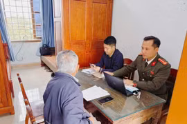 Chia sẻ thông tin xuyên tạc, cụ ông bị phạt 7,5 triệu đồng