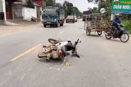 Va chạm với xe đầu kéo, người đàn ông đi xe máy tử vong