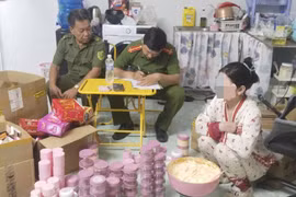 Bắt quả tang đối tượng pha trộn mỹ phẩm không rõ nguồn gốc