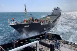 Tàu chở gần 6.000 tấn xi măng bị chìm trên vùng biển TP Huế