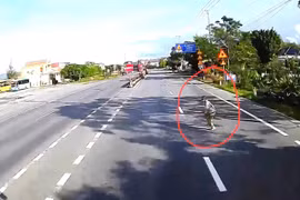 Chồng lao vào ô tô tự tử, vợ tử vong bất thường tại nhà