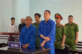 Đôi bạn thân 'dắt' nhau vào tù vì trộm cắp tài sản