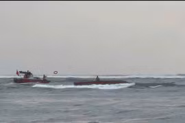 Cứu sống 5 ngư dân gặp nạn trên vùng biển Quảng Trị