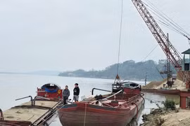 Thi thể người đàn ông trôi dạt vào bờ sông Lam