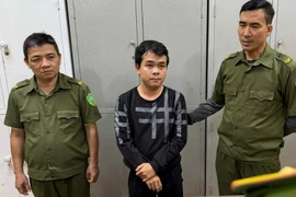 Bắt khẩn cấp đối tượng giật dây chuyền của bé gái 6 tuổi ở Huế