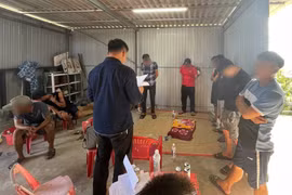 Triệt xoá sới bạc xóc đĩa, bắt 6 đối tượng ở Quảng Trị