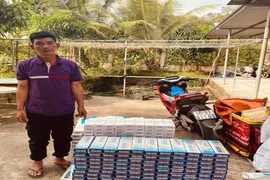 Bắt giữ đối tượng vận chuyển hơn 2.000 bao thuốc lá lậu