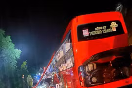 Sạt lở đèo Khánh Lê, 18 người trên xe khách thương vong