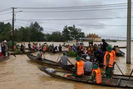 Tìm thấy thi thể hai cha con bị nước lũ cuốn trôi ở TP Huế