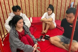 Bắt 4 nam, nữ 'đập đá' trong nhà nghỉ ở Lâm Đồng