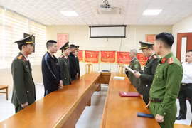 Triệt xoá đường dây tổ chức cho người khác trốn đi nước ngoài