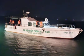 Cứu sống 2 ngư dân gặp nạn trên vùng biển Quảng Trị