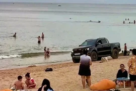 Khởi tố tài xế lái xe ô tô gây náo loạn ở bãi biển Tuy Hòa