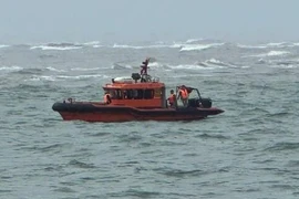 Sóng đánh chìm tàu cá, một ngư dân Quảng Trị mất tích