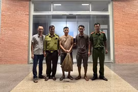 Người dân Quảng Trị tự nguyện giao nộp 2 cá thể tê tê quý hiếm