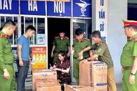 Quầy thuốc không phép bán hơn 5.000 sản phẩm "lậu"