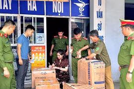 Quầy thuốc không phép bán hơn 5.000 sản phẩm "lậu"