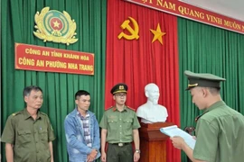 Khởi tố đối tượng mang súng đi săn thú rừng ở Khánh Hòa