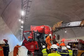 Tai nạn liên hoàn, cao tốc ở Hà Tĩnh ùn tắc