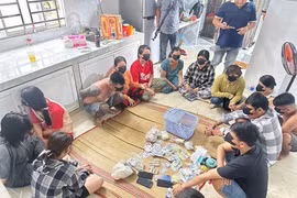 Đột kích sới bạc 'khủng' ở Cần Thơ, bắt 14 đối tượng