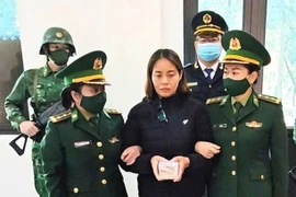 Bắt quả tang “nữ quái” vận chuyển 600 gam vàng lậu qua biên giới