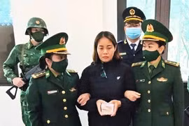 Bắt quả tang “nữ quái” vận chuyển 600 gam vàng lậu qua biên giới